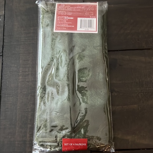 NWT - lot of holiday fine linen napkins! - Picture 7 of 8